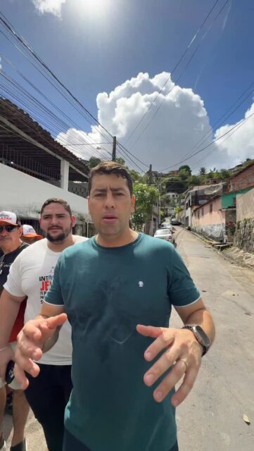 No Vasco da Gama, ouvindo de perto e acompanhando cada demanda.

Hoje a vistoria foi na Rua Frederico Ozanan, ao lado de Gabriel, Bruninho e Túlio, reforçando o compromisso com quem vive a realidade das comunidades todos os dias. 👊🏼