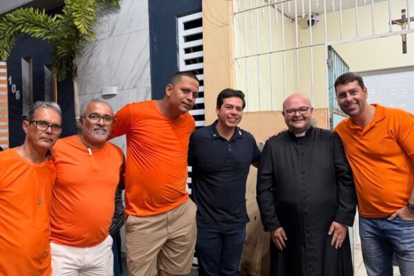 Encontro no Ibura reuniu mães da comunidade em uma noite de reconhecimento e convivência