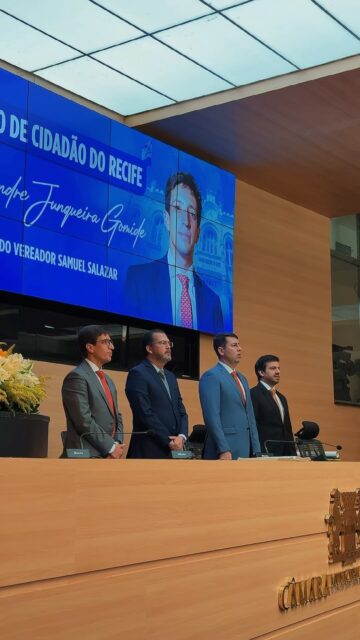 Recife reconhece quem também ajuda a construir a sua história. 

Hoje, celebramos a trajetória do professor, advogado e jurista Alexandre Junqueira Gomide, que recebeu o Título de Cidadão do Recife.

Uma homenagem à sua contribuição para o Direito, à formação de profissionais e, sobretudo, aos laços construídos com a nossa cidade.